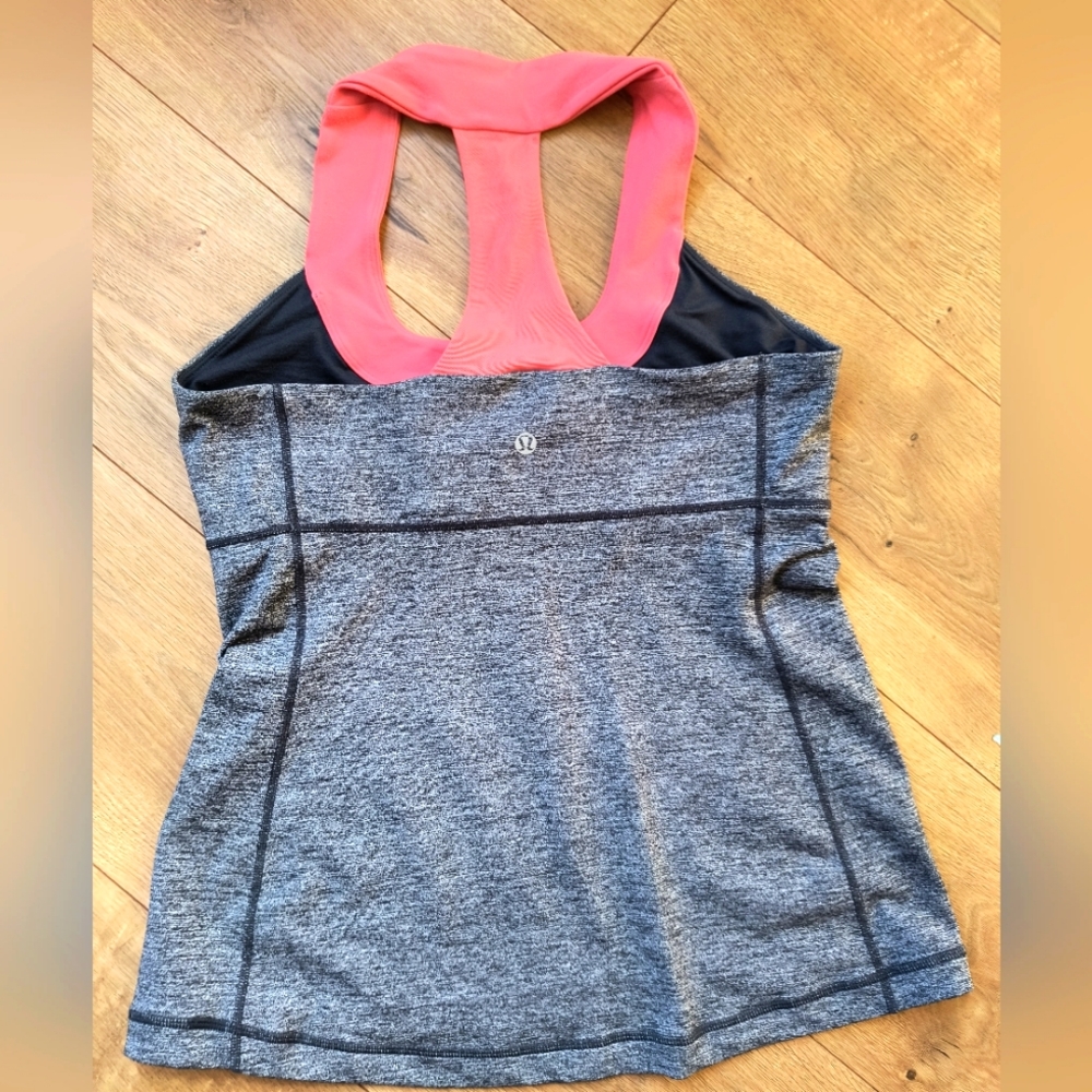 Lululemon Athletica Scoop Neck Racerback Tank in Charcoal and Peach in Size 10 - Picture 3 of 7